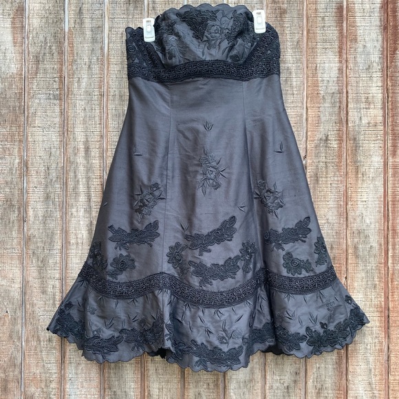 SHANI 100% silk hand beaded strapless dress - Picture 2 of 15